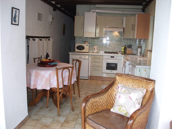 Courtyard Cottage kitchen